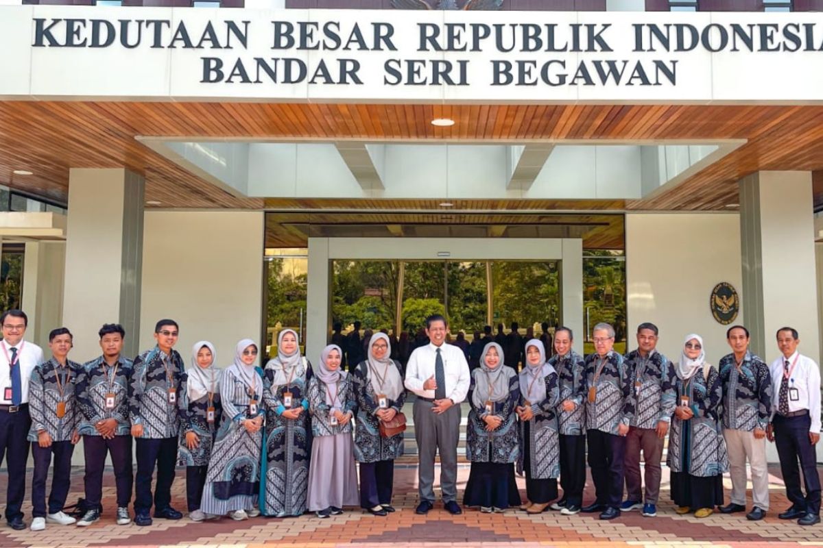 PKM Internasional Universitas Ahmad Dahlan di Brunei Darussalam serukan lindungi pekerja