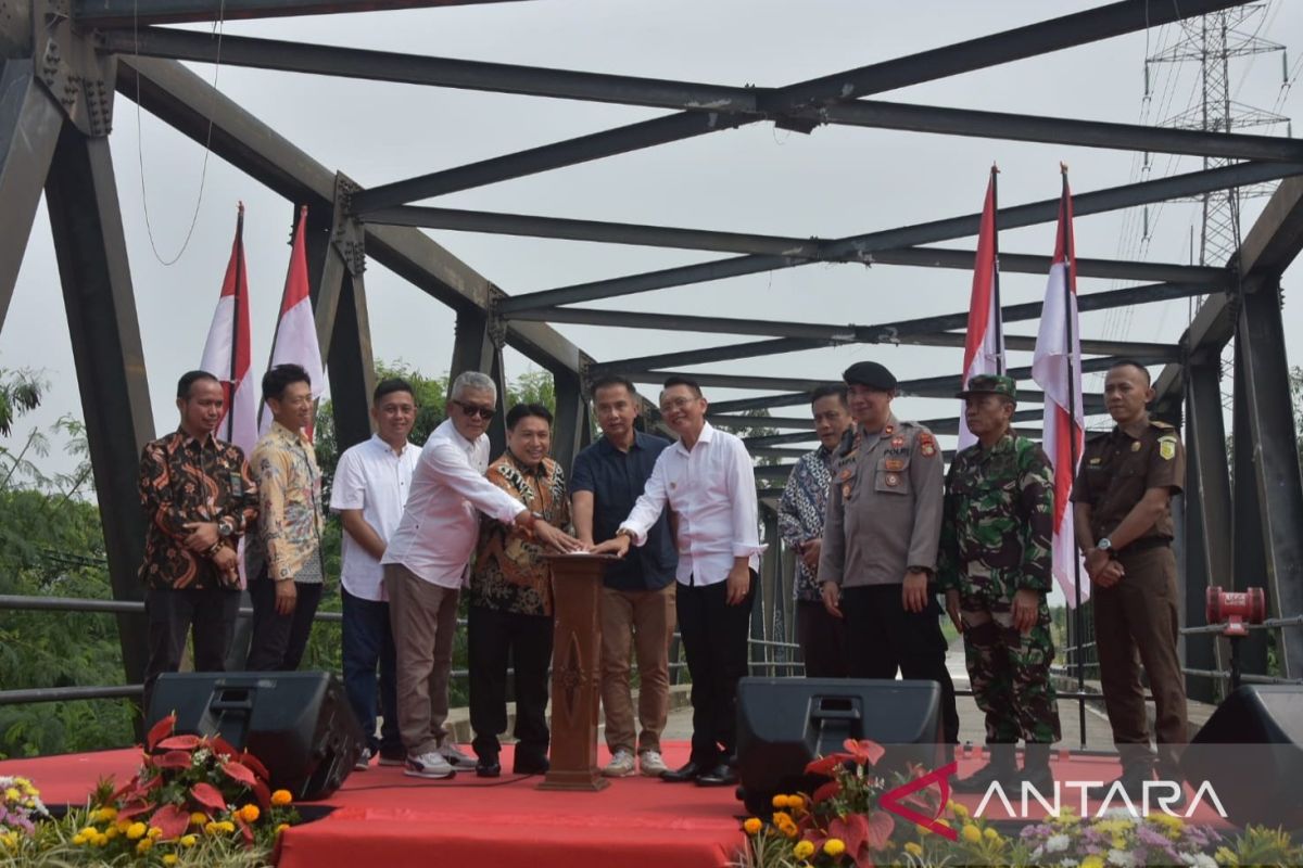 Jembatan Cikarang jadi kado 'May Day'