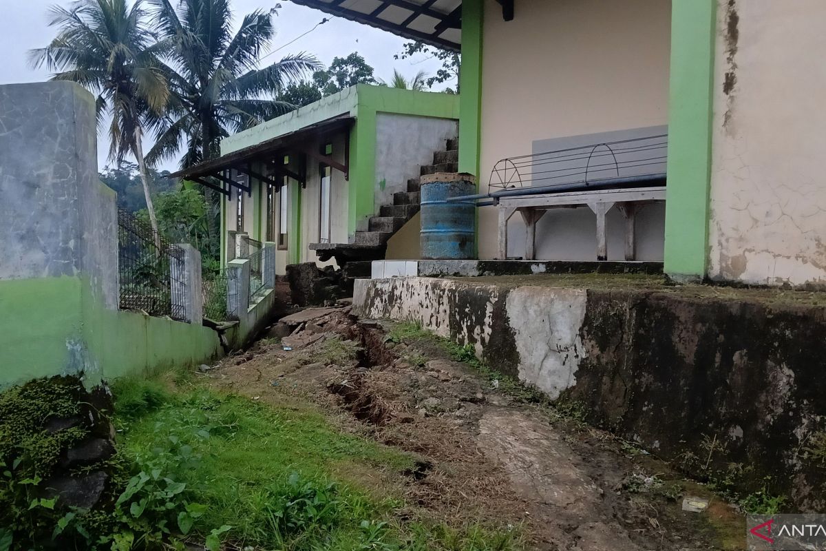 BPBD Cianjur tetapkan tanggap darurat pergerakan tanah 14 hari