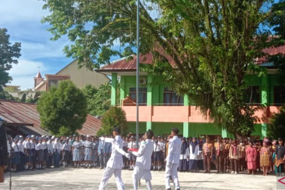 Samsudin Anggiluli pimpin upacara Hardiknas di penghujung masa jabatan Bupati Sorsel