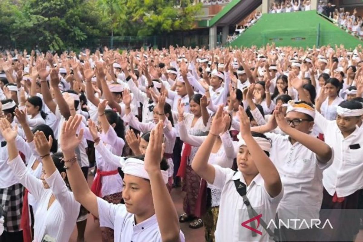 85.083 siswa dan guru di Denpasar Bali pecahkan rekor MURI edukasi CBP Rupiah melalui lagu