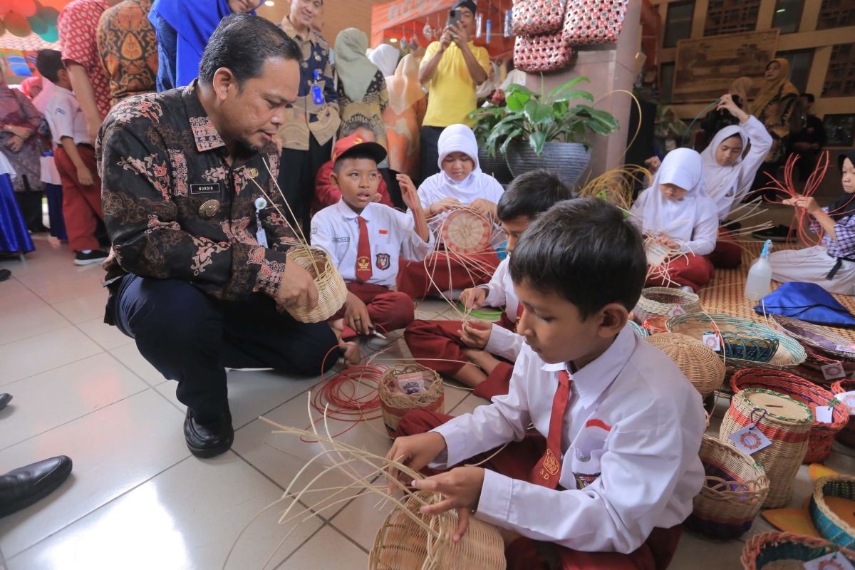 Pj Wali Kota Tangerang minta disdik kembangkan hasil kreatif pelajar