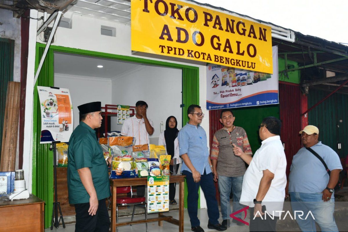 Toko Pangan Ado Galo Bengkulu tawarkan bawang merah harga ekonomis