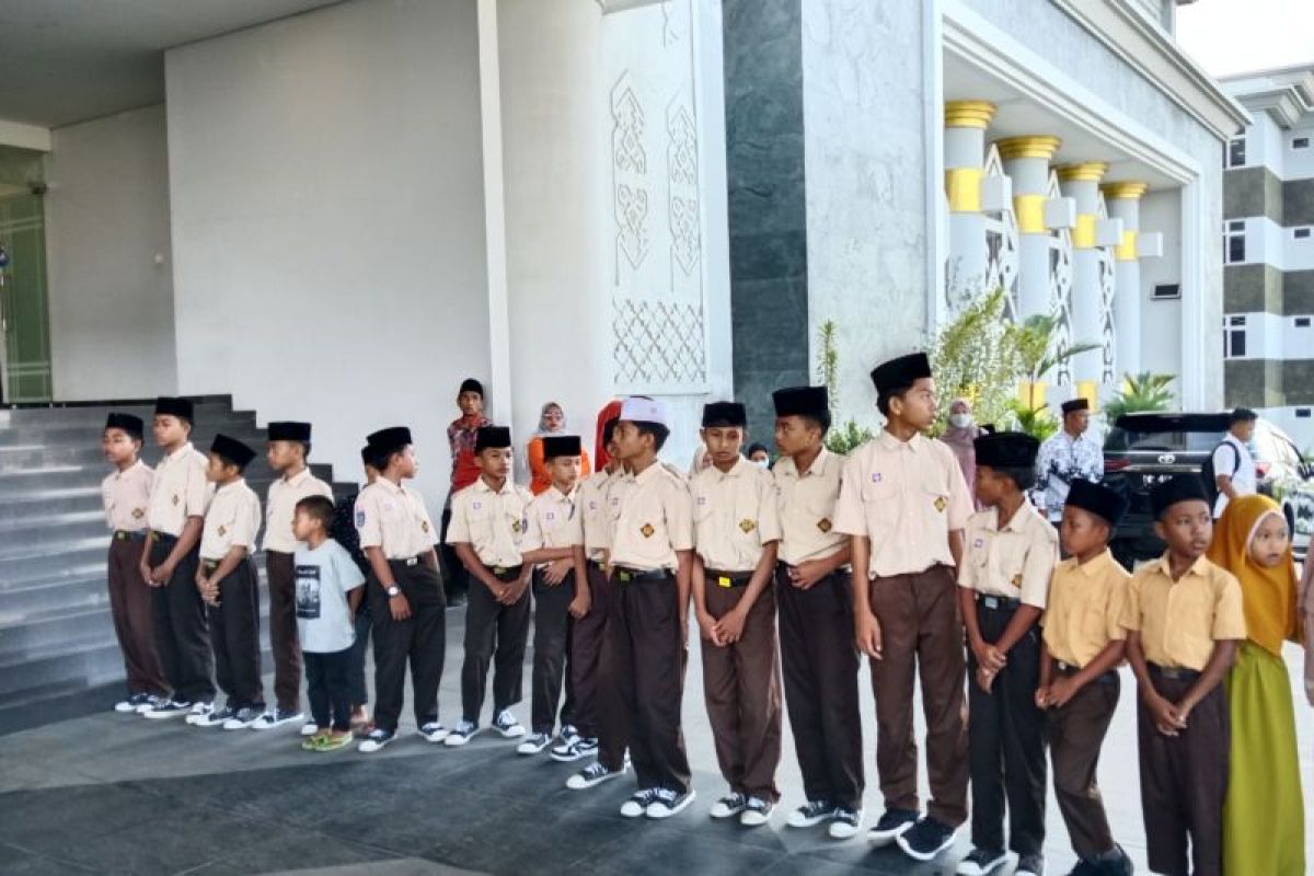 Pemkab Lombok Tengah tetap menerapkan ekstrakurikuler pramuka di sekolah
