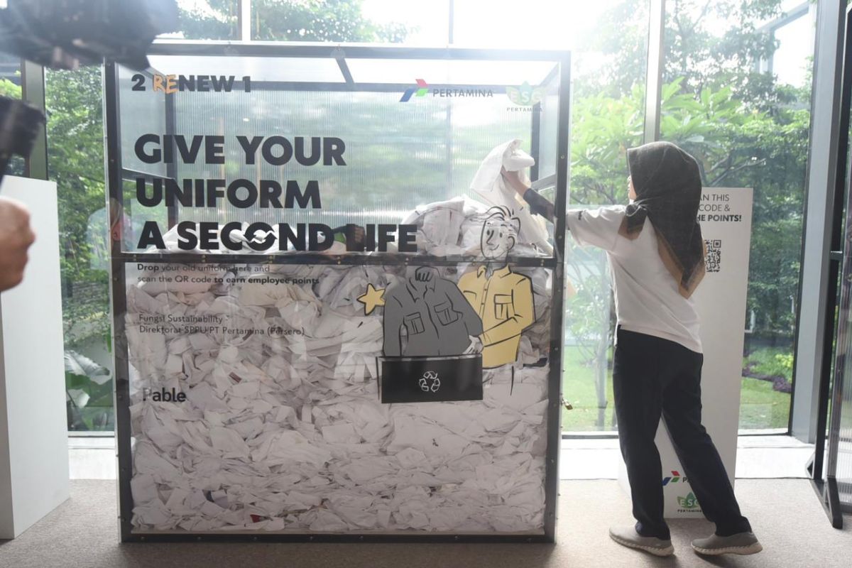 Pertamina manfaatkan limbah pakaian seragam bekas jadi baju daur ulang