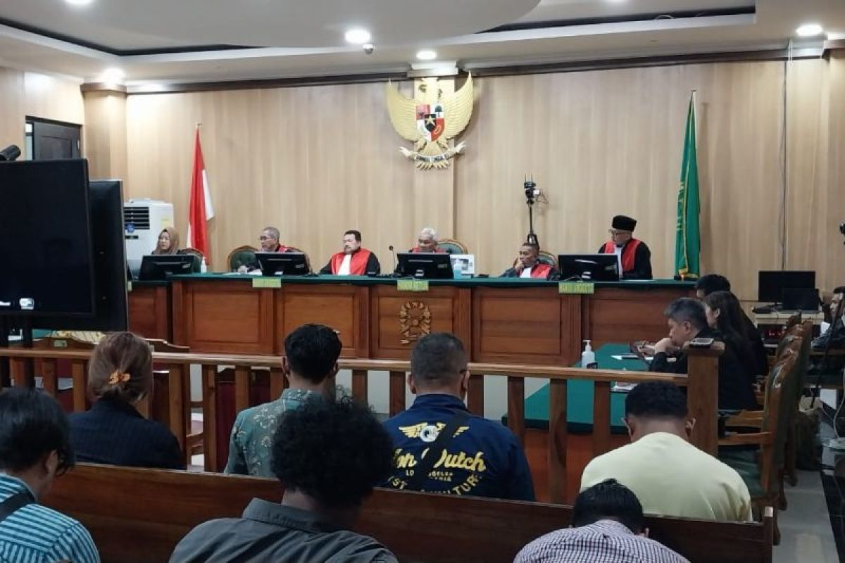 JPU tuntut Stevi Thomas terdakwa kasus OTT Gubernur Malut dua tahun lebih