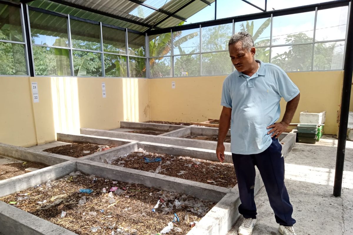 DLH Mataram melatih 35 petugas pengolah sampah TPST Sandubaya