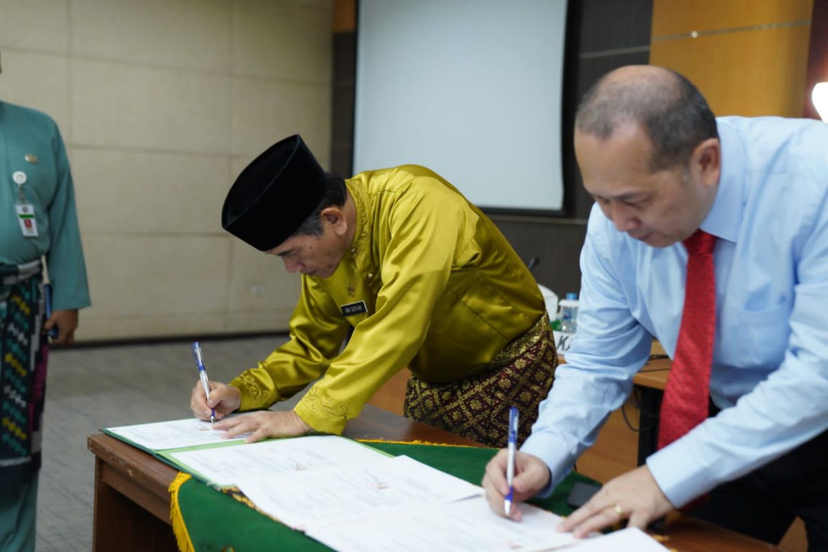 Serah terima gedung Perbasi dam sertifikat tanah aset Pemkot Pontianak