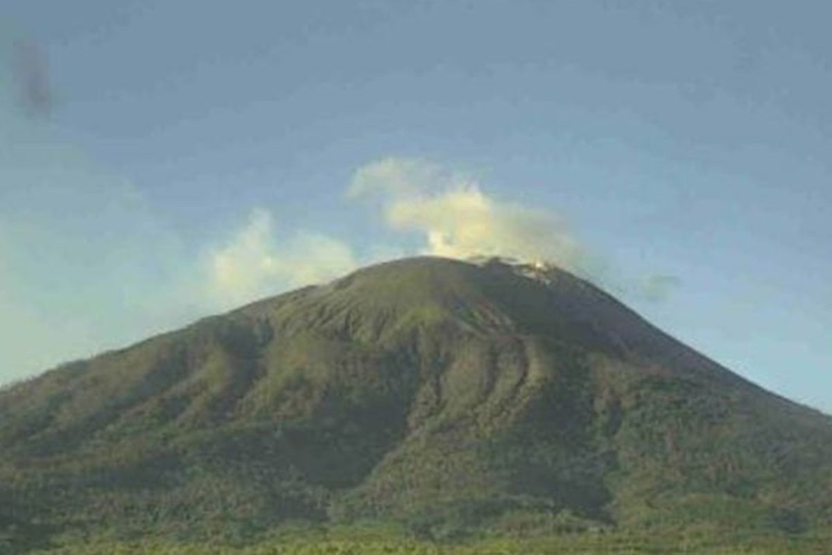 Badan Geologi: Gempa hembusan Gunung Ile Lewotolok meningkat