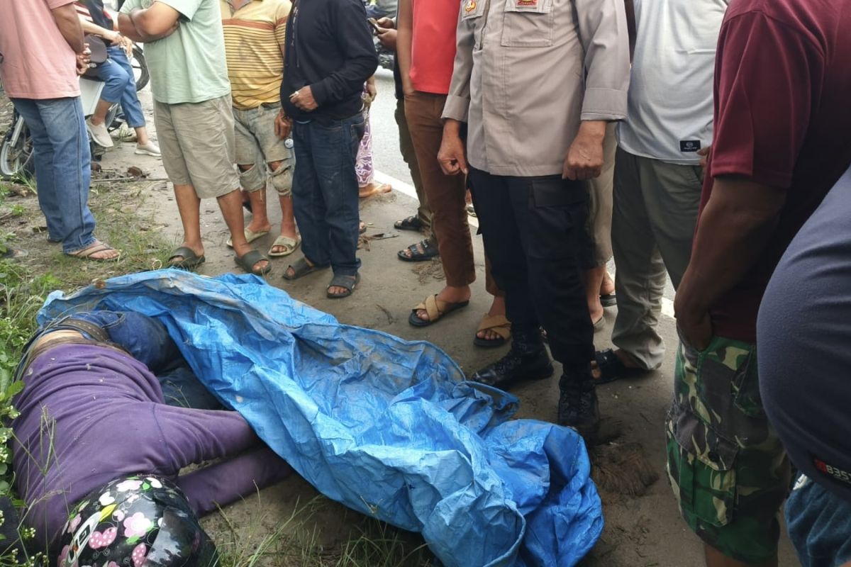 Mayat pria tanpa identitas ditemukan tergeletak di tepi jalan Pekanbaru
