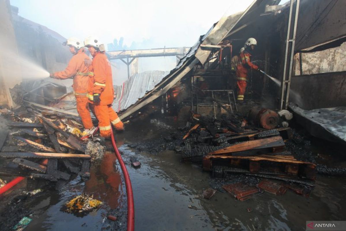 Kebakaran gudang percetakan Simo diduga akibat korsleting listrik