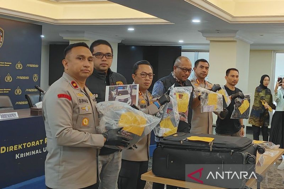 Kasus mayat dalam koper, Polisi: Tersangka sempat transfer ke ibunya