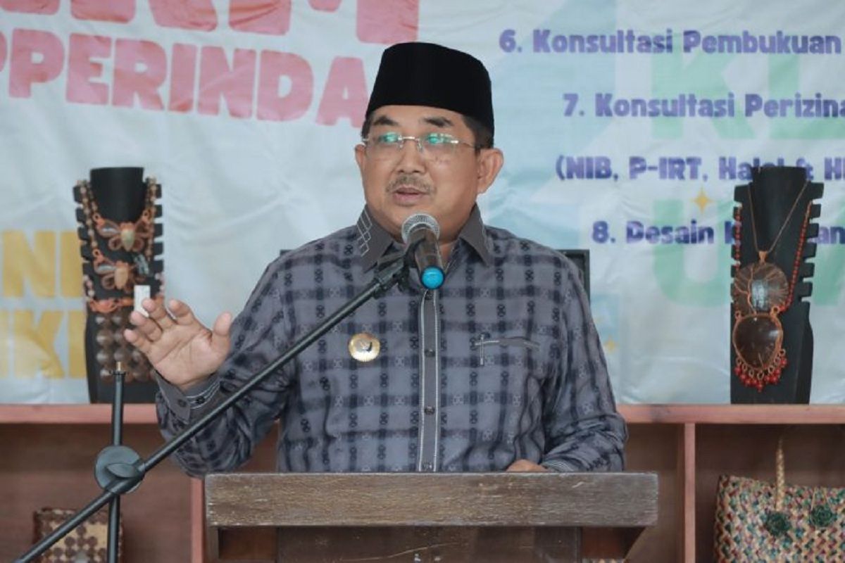 Bupati Tanjab Barat resmikan klinik pusat promosi UMKM