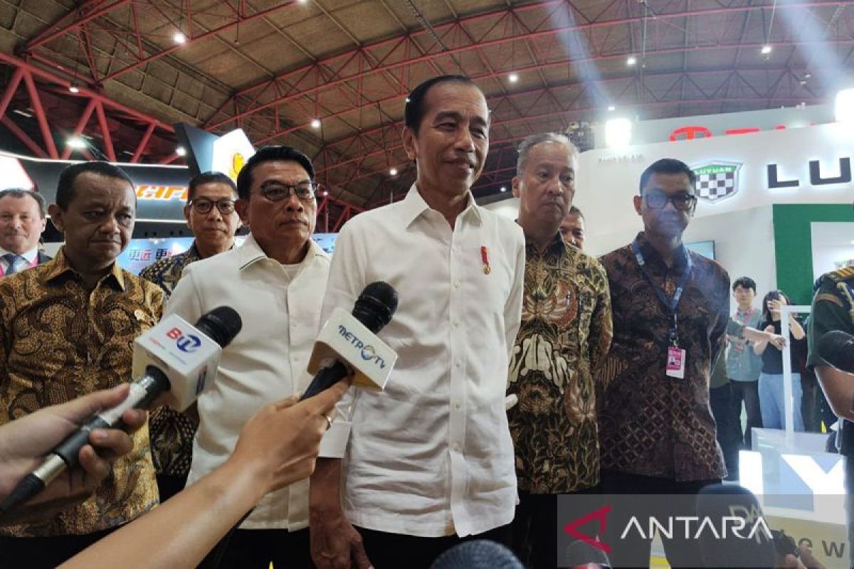 Presiden Jokowi sebut ekosistem kendaraan listrik segera terbentuk - ANTARA  News
