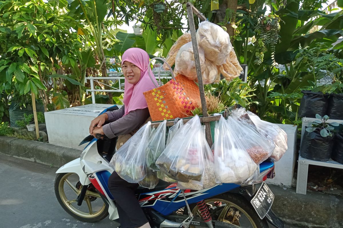 DLH Mataram siapkan sosialisasi larangan penggunaan tas kresek di pasar tradisional