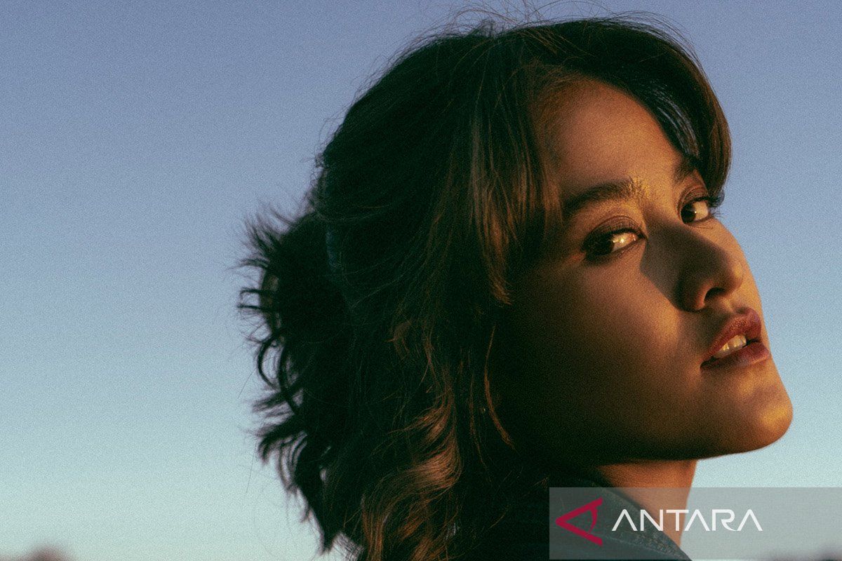 Ashira Zamita keluarkan single romantis berjudul "Raja dan Ratu"