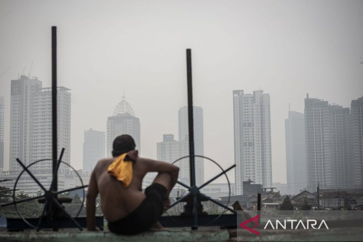 Udara Jakarta terburuk ketiga di dunia pada Rabu pagi