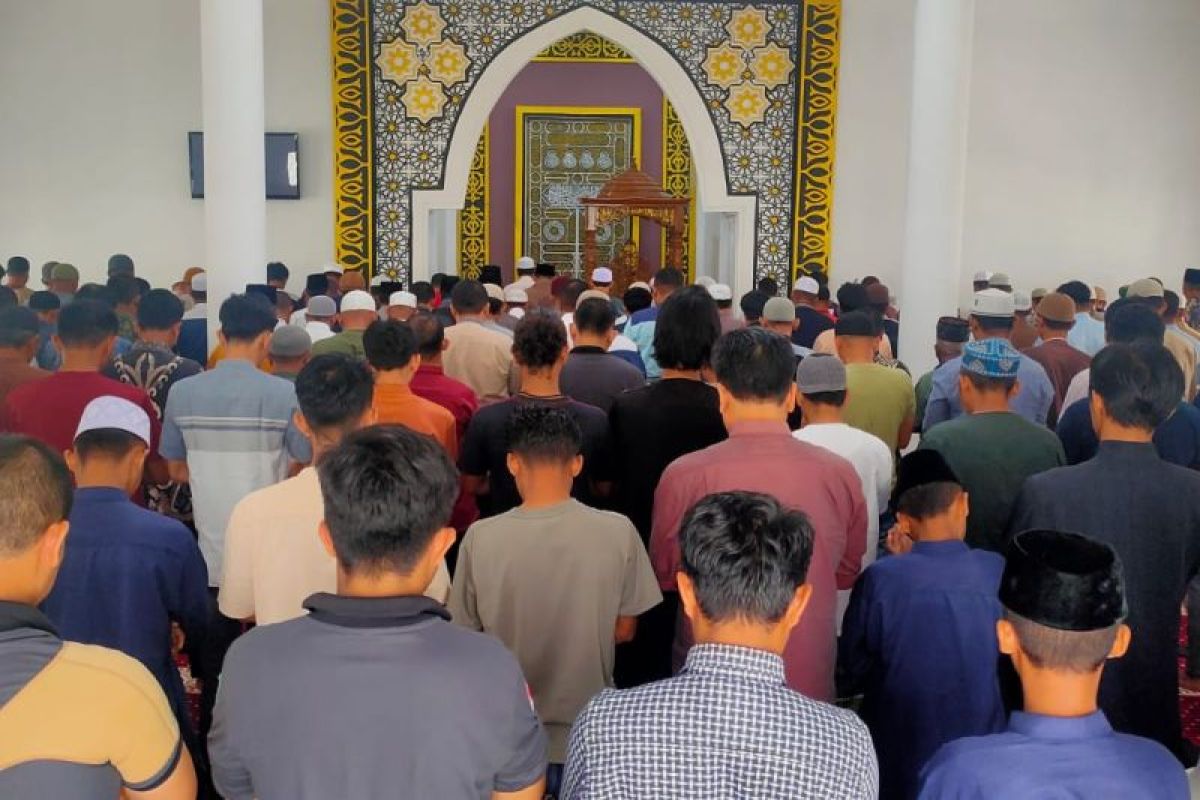 Shalat Jumat perdana di Masjid Al Hidayah Pekanbaru