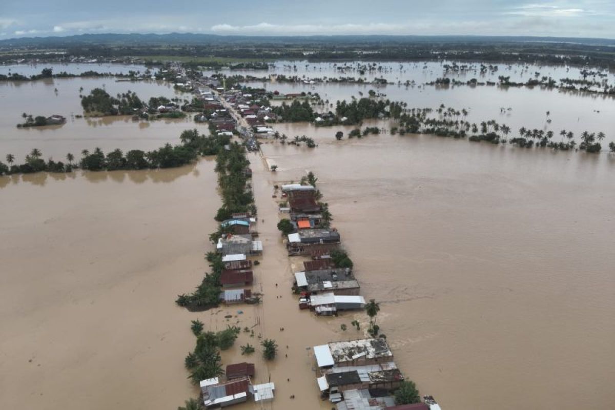 Basarnas Makassar menurunkan puluhan personel tangani bencana di Sulsel