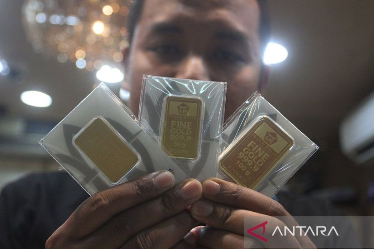 Info harga emas Antam, Rp1.341.000 per gram