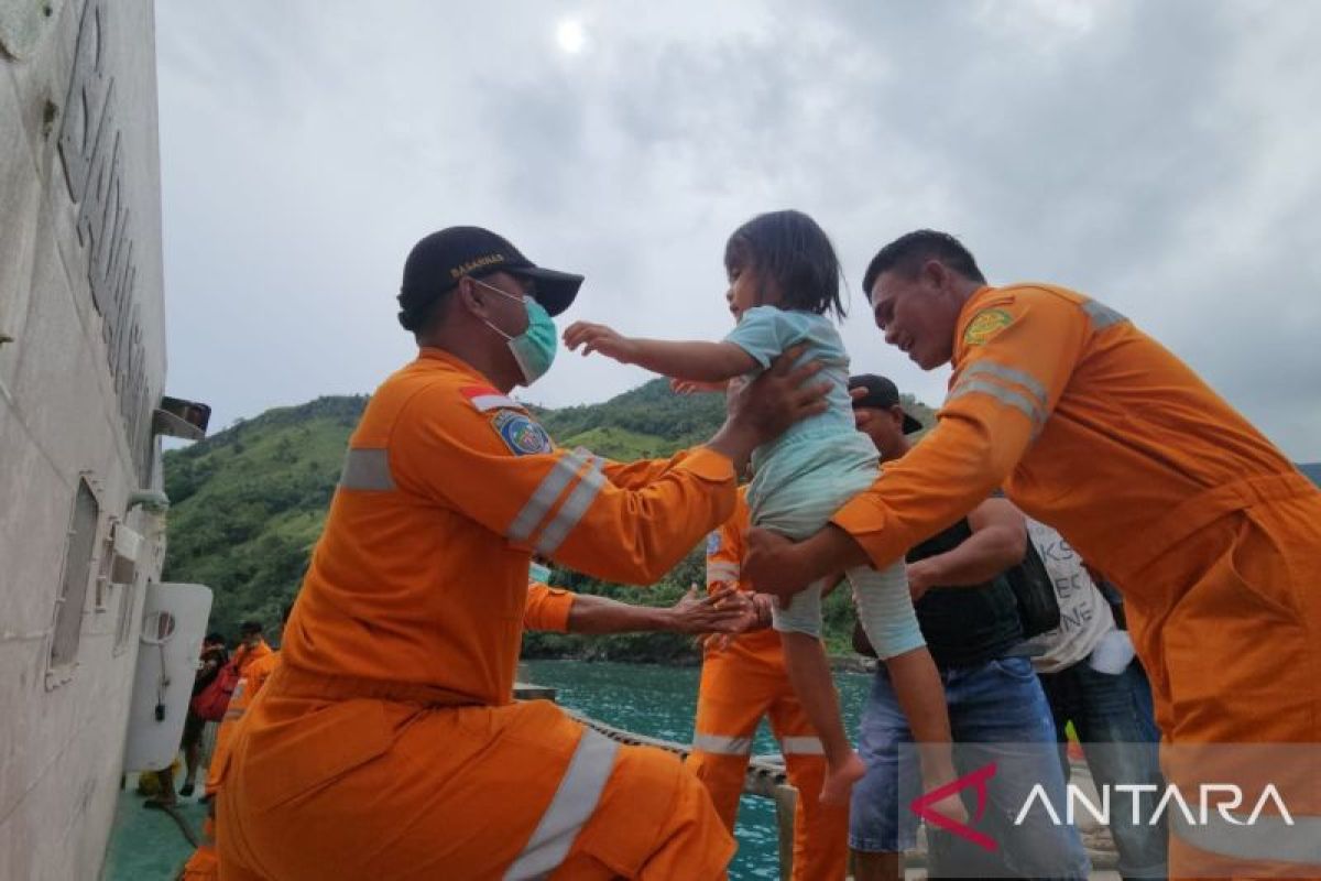 Kemarin sesar Sumatera tak picu tsunami hingga asap kawah Gunung Ruang