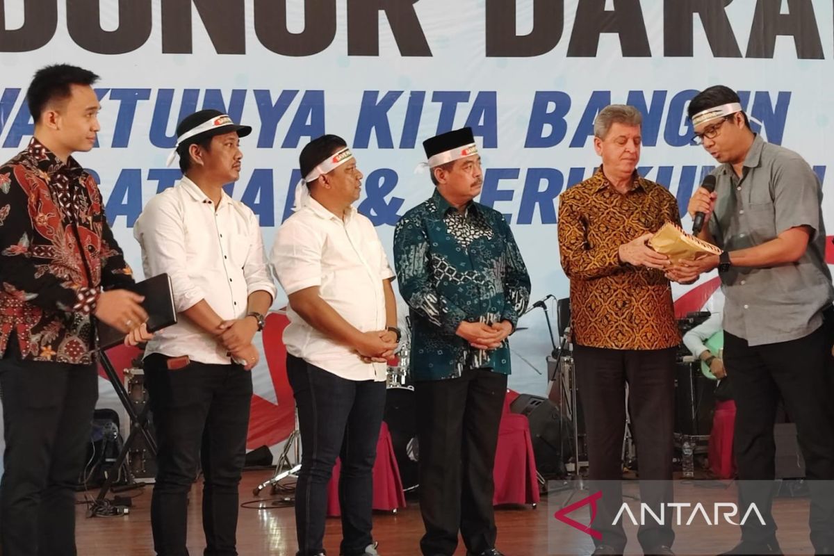 Syukuran Prabowo, Sahabat Bang Ara berikan donasi untuk Palestina