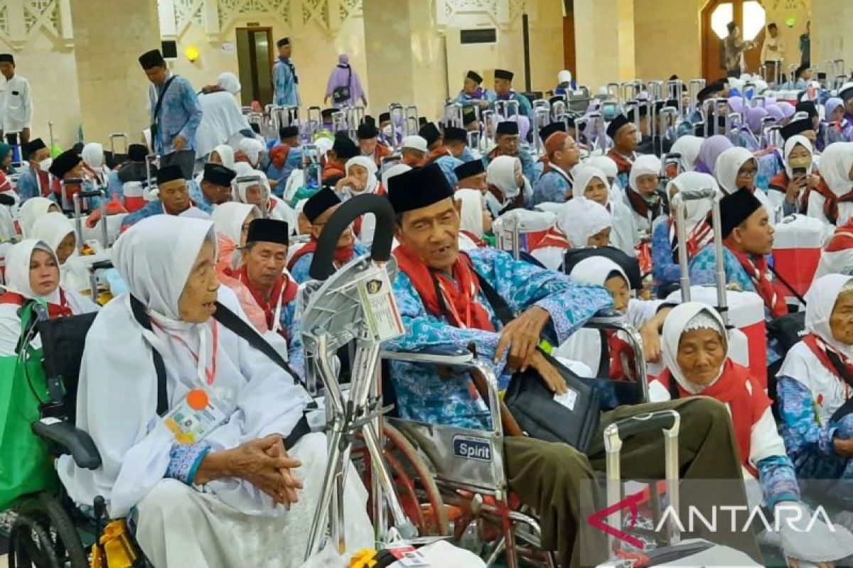 Tujuh calon haji asal Tangerang tunda keberangkatan ke Tanah Suci