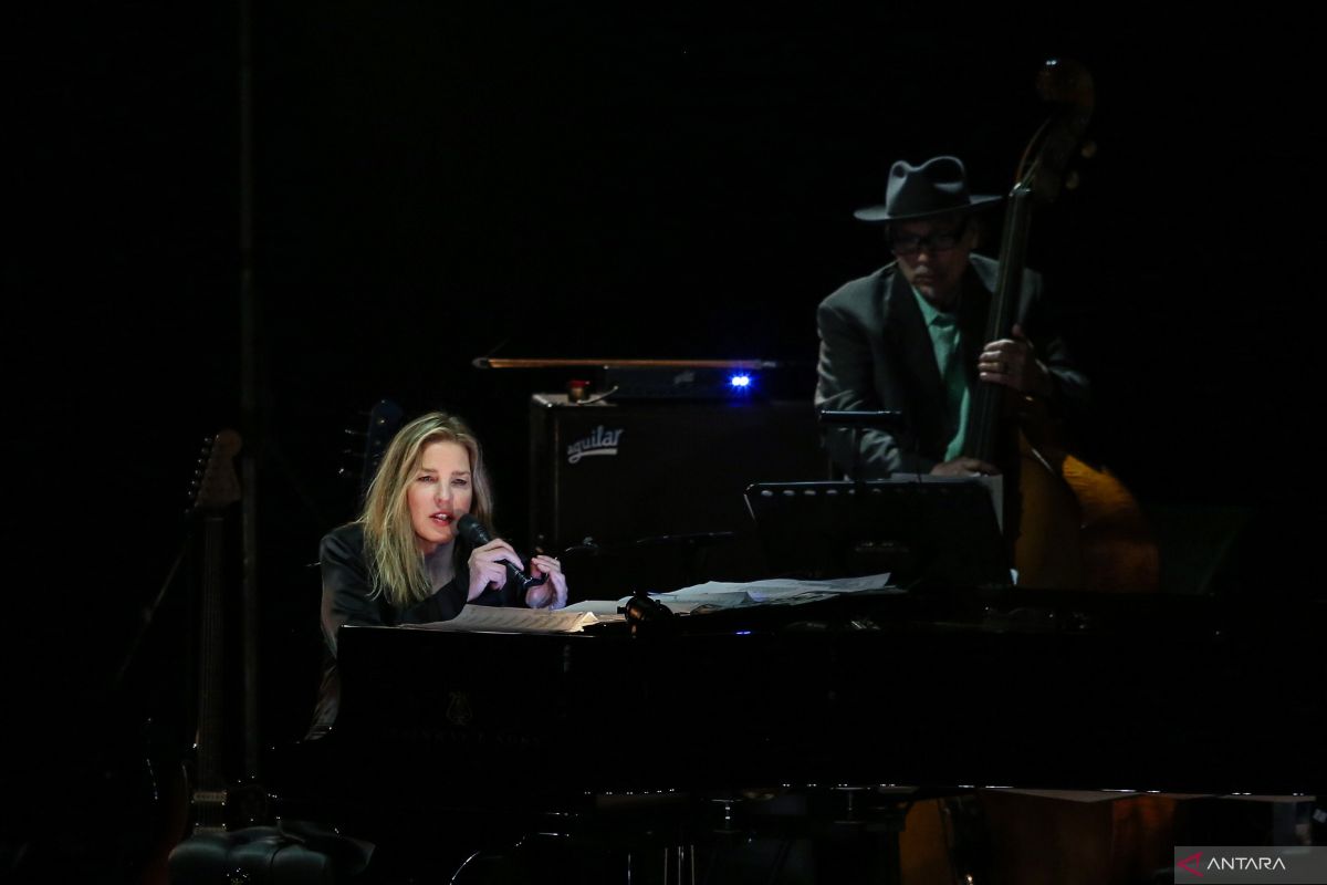 Diana Krall tembangkan lagu penyanyi jazz legendaris