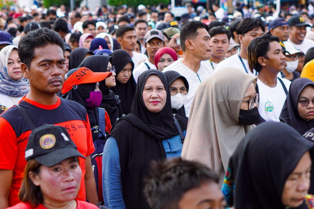 Wali Kota Banjarbaru: Jalan sehat Hari Buruh ajang kebersamaan tripartit