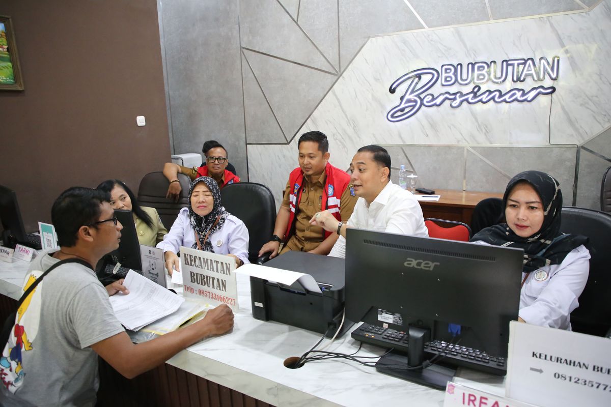 Wali Kota Surabaya minta pelayanan adminduk solutif dan efisien