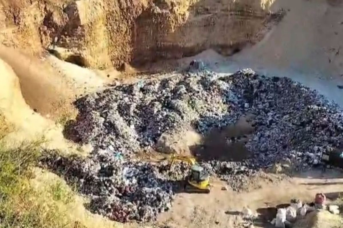 DLH Gunungkidul melaksanakan pengawasan lokasi pembuangan sampah Giring