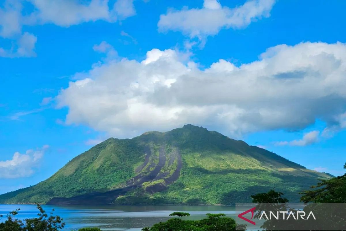 Hoaks! Pulau Tagulandang akan tenggelam karena erupsi Gunung Ruang
