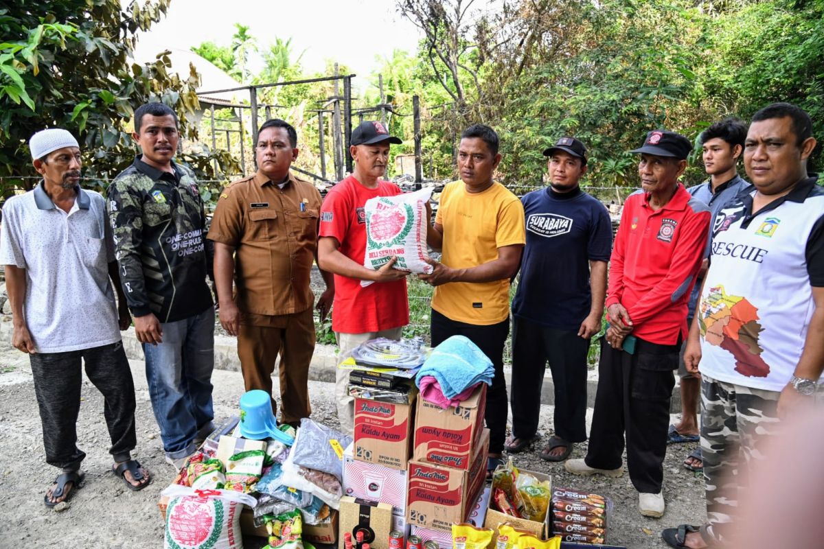 Pemkab Aceh Besar salurkan bantuan masa panik keluarga terdampak bencana