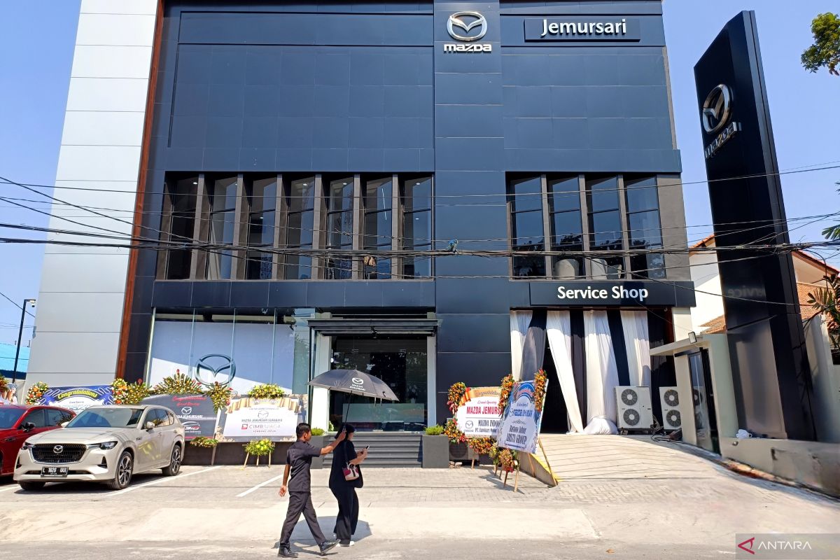 Produsen mobil asal Hiroshima buka dealer baru di Surabaya