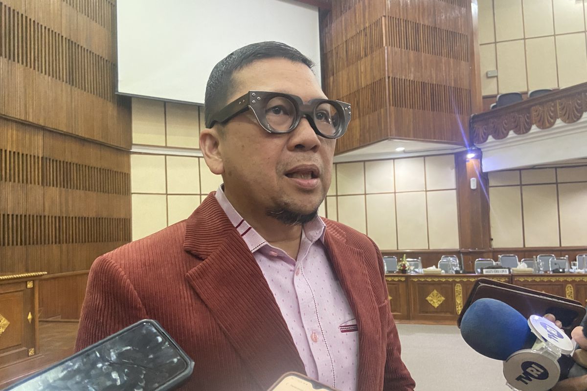 Golkar meraih 102 kursi DPR dan raih kursi DPRD terbanyak di Indonesia