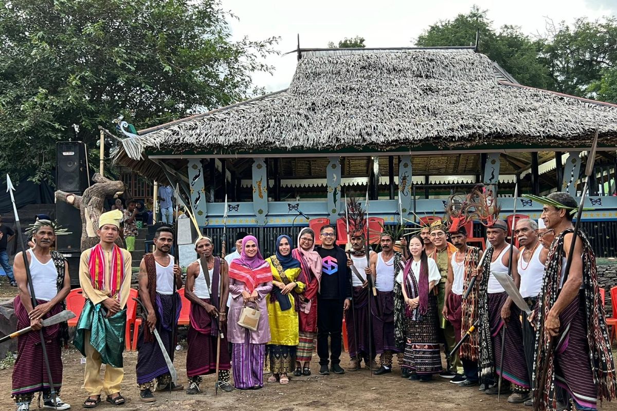 Yayasan Jepang-Indonesia bantu dua sekolah rusak di Desa Lamahala