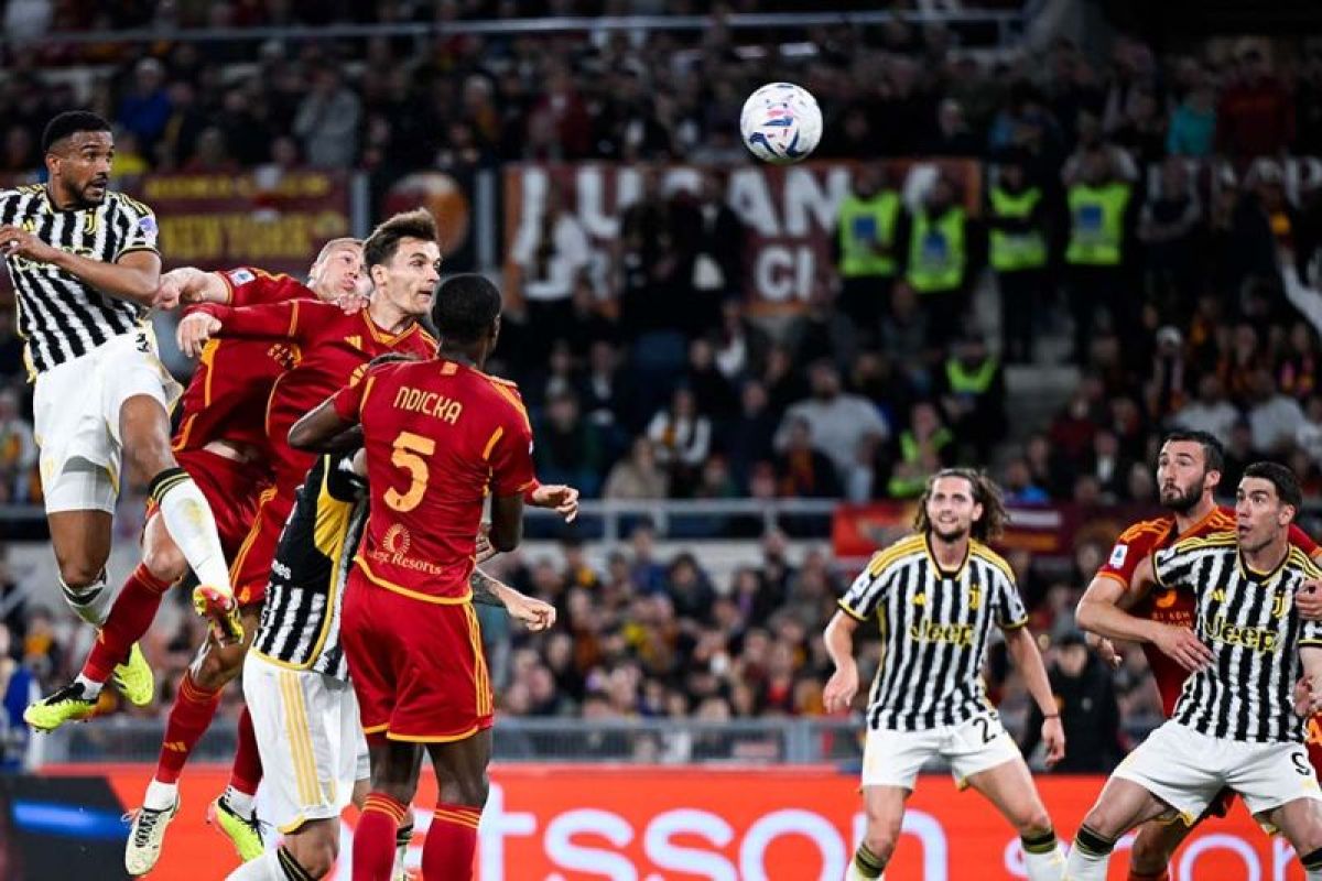 Liga Italia - Laga AS Roma vs Juventus berakhir tanpa pemenang