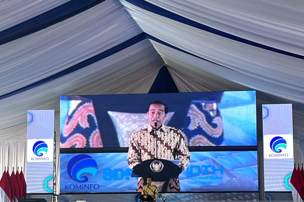 Jokowi inaugurates IDTH as ASEAN’s largest digital device test center