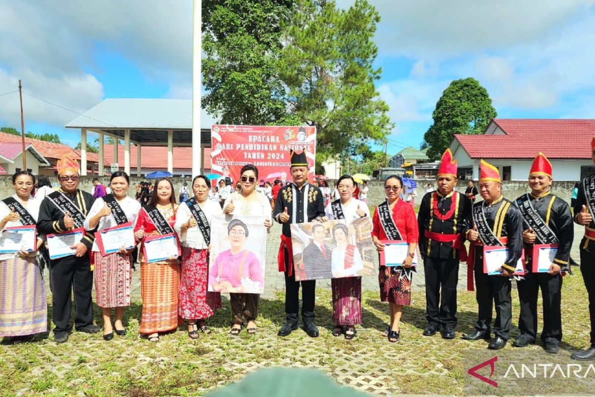 Wali Kota Tomohon kukuhkan 13 Guru Penggerak