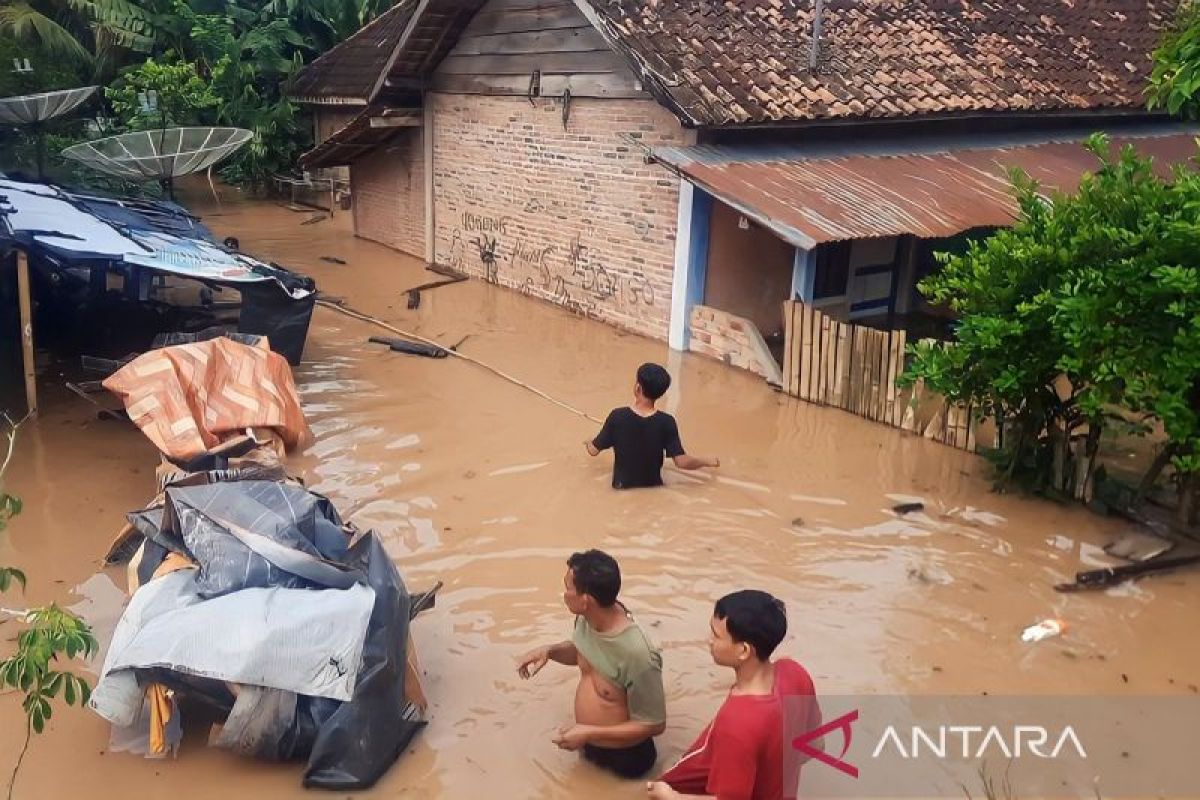 1.500 unit rumah warga Kabupaten OKU terendam banjir
