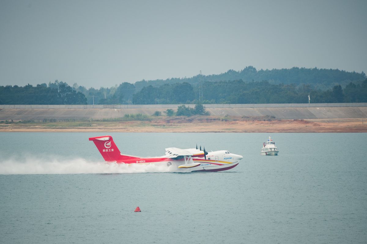 Pesawat amfibi AG600 China sukses verifikasi awal penyelamatan di air