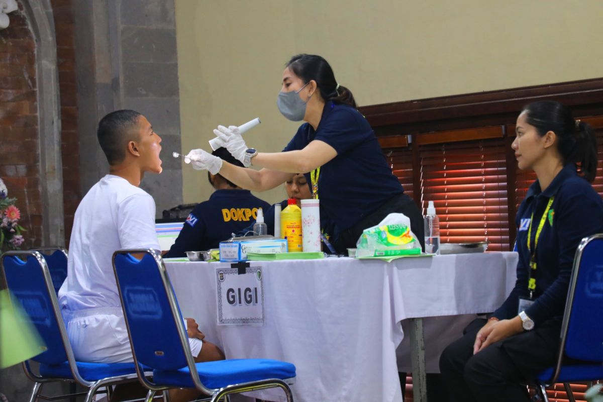 2.403 orang calon bintara ikuti tes kesehatan di Polda Bali