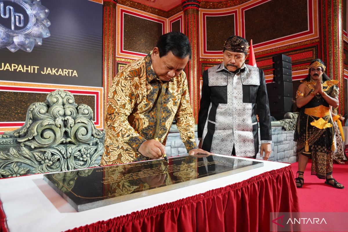 Pembuatan replika Istana Majapahit upaya melestarikan budaya