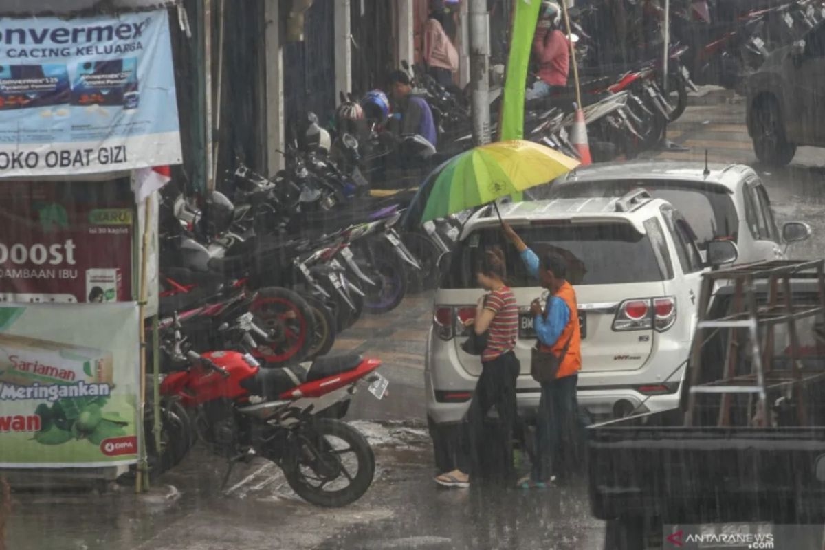 Tarif parkir di pasar tradisional Pekanbaru turun, ditunggu di kawasan pinggiran lainnya