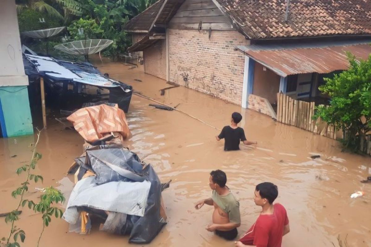 1.500 unit rumah warga Ogan Komering Ulu, Sumsel terendam banjir