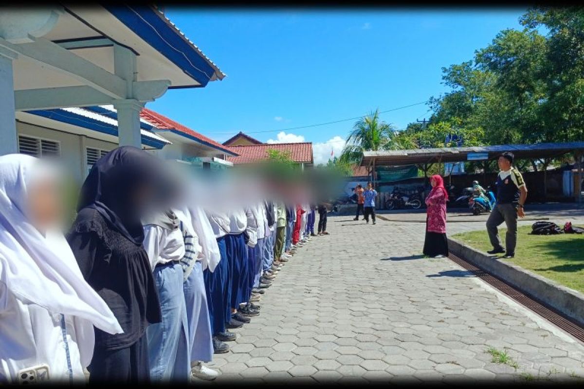 Bolos dan bawa miras, Puluhan pelajar di Lombok Timur diamankan Satpol PP