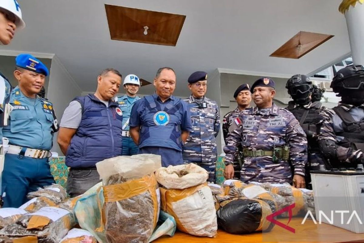 Lantamal X Jayapura gagalkan penyelundupan 13,43 kg ganja dari PNG