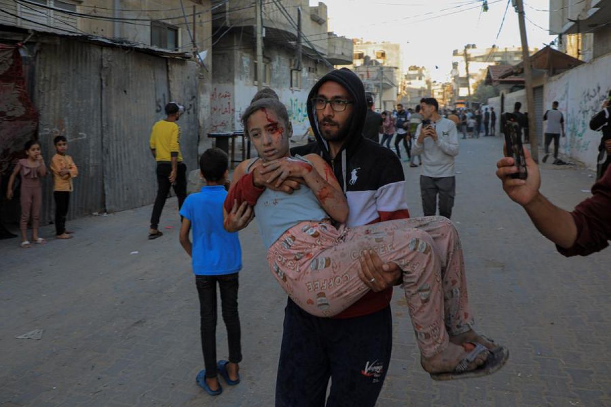 Sedikitnya 30 orang tewas dalam gempuran militer Israel di Rafah