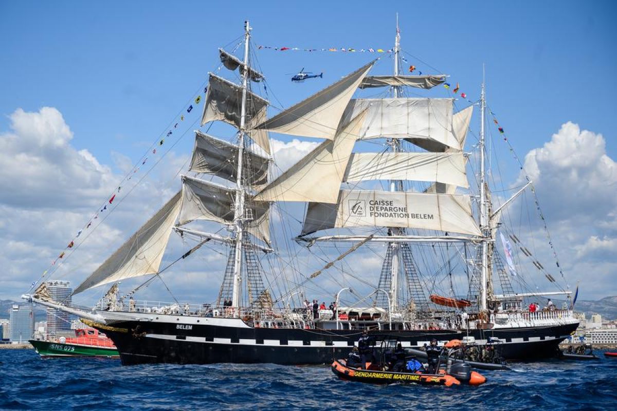 Api Olimpiade tiba di Pelabuhan Tua Marseille