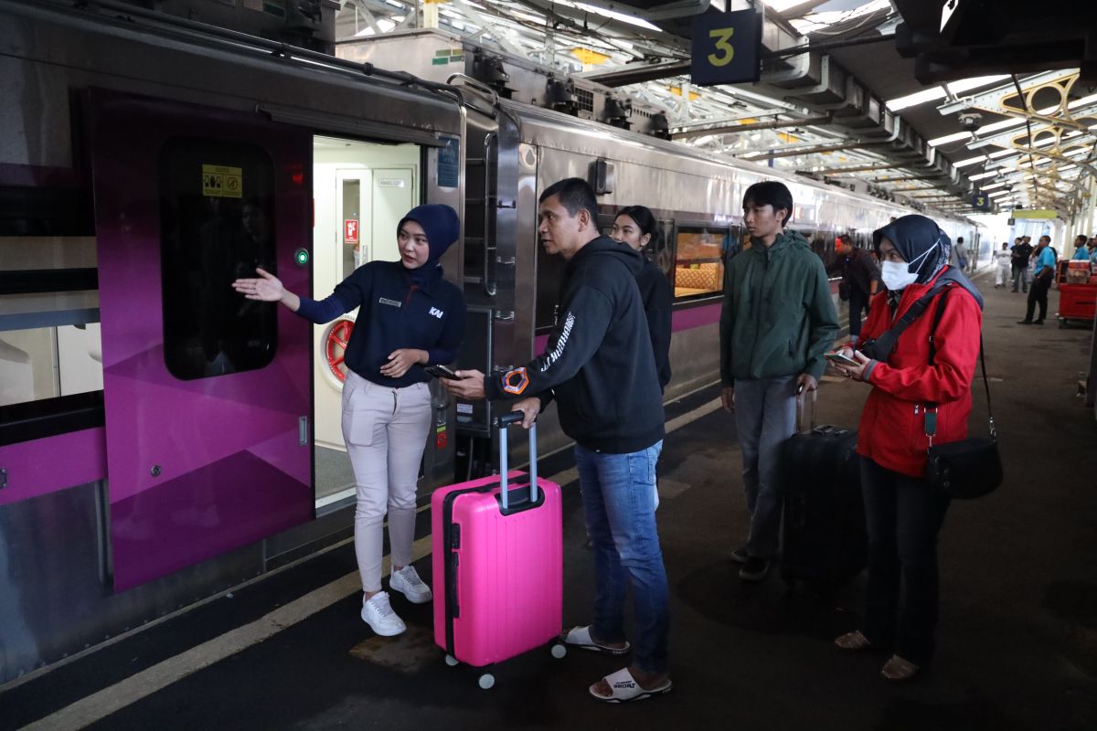 Jadwal dan harga tiket kereta api Bandung - Malang